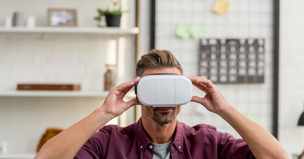 Could a Virtual Reality Device Help You Cope with Pain? about false